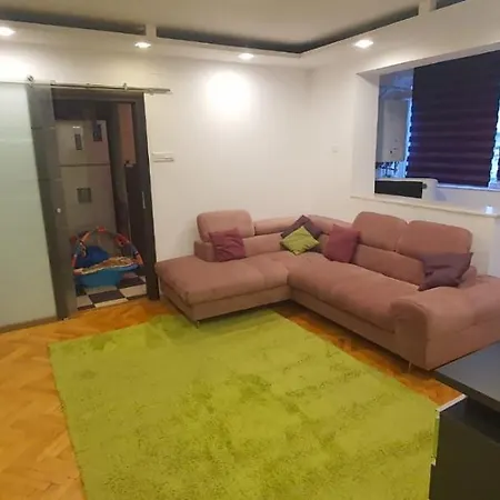 Modern Apartment Pitesti Exterior photo